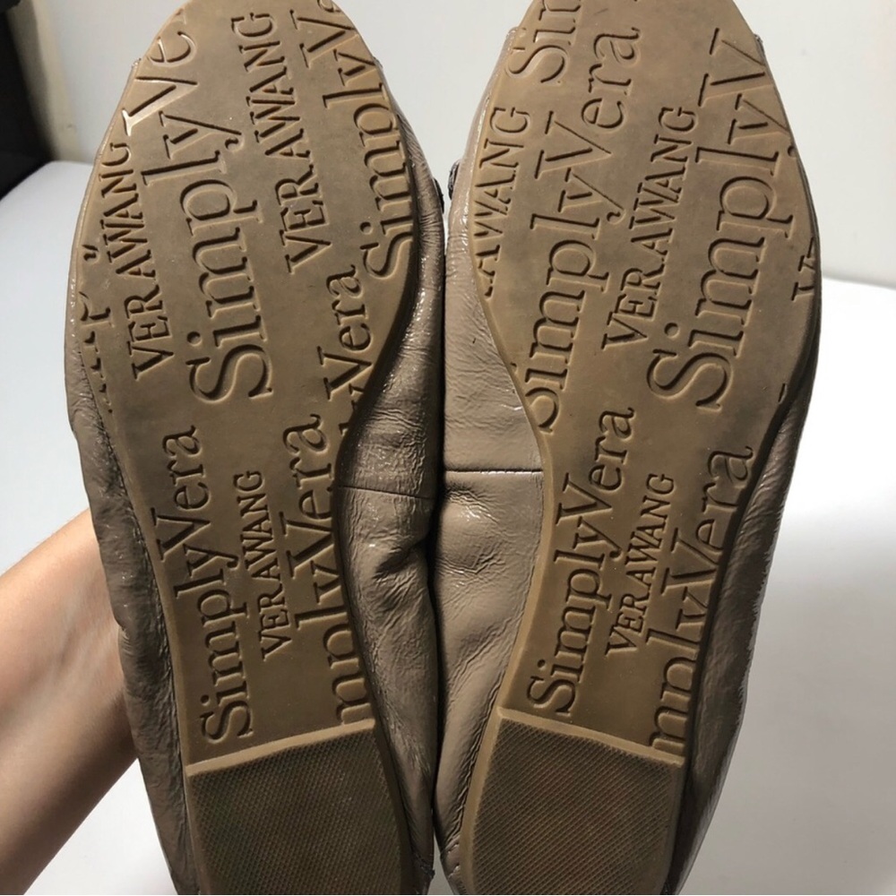 Simply Vera Wang patent leather rhinestone flats. Size 8.5. - Picture 6 of 7